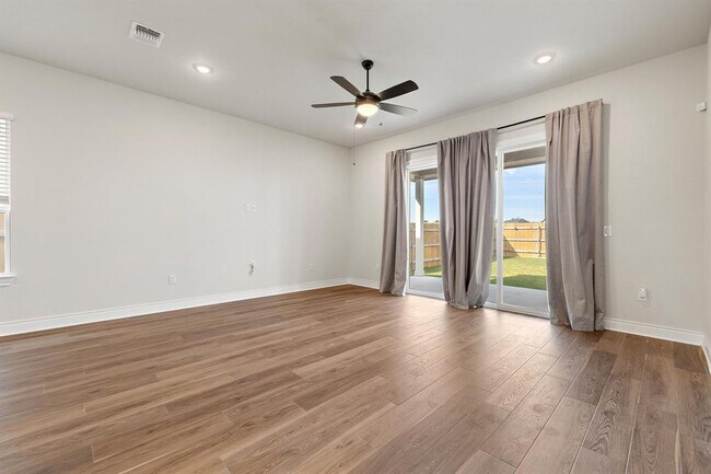 Building Photo - 821 Beaverton Dr