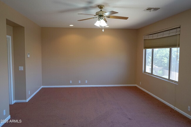 Building Photo - 541 N Danielson Way