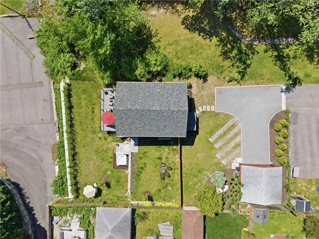 Building Photo - 1124 Narragansett Blvd