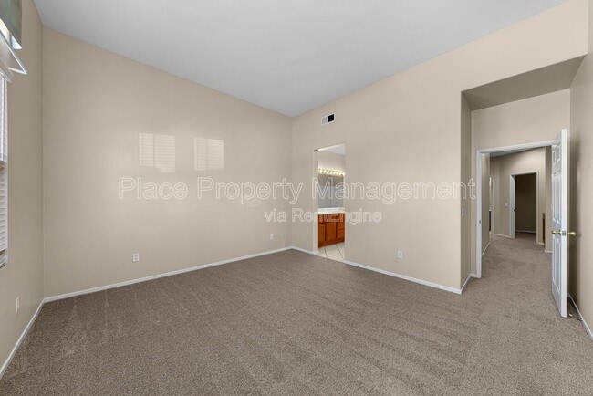 Building Photo - 6223 Avenida De Las Vistas