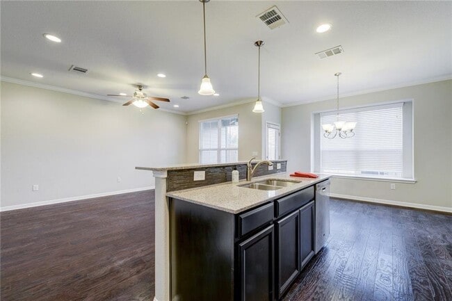 Building Photo - 13400 Briarwick Dr