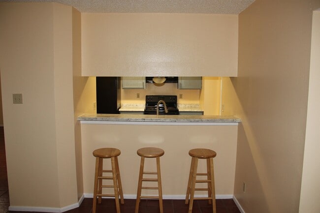Building Photo - 1801 Denmark Ln