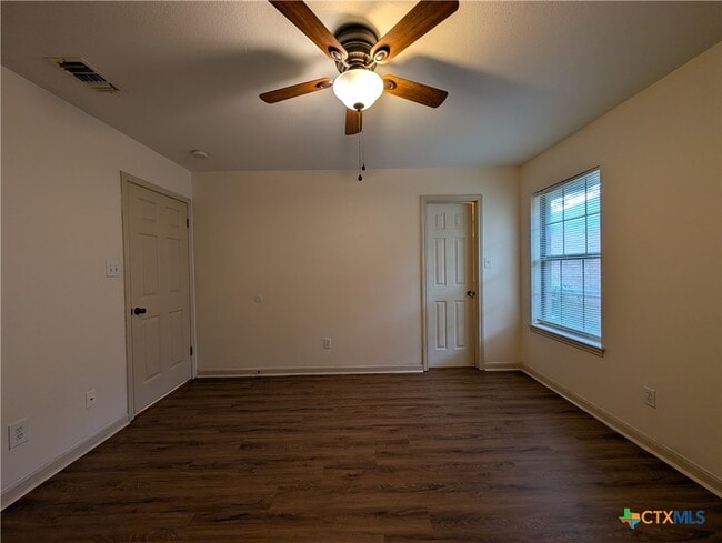 Building Photo - 1134 Misty Acres Dr