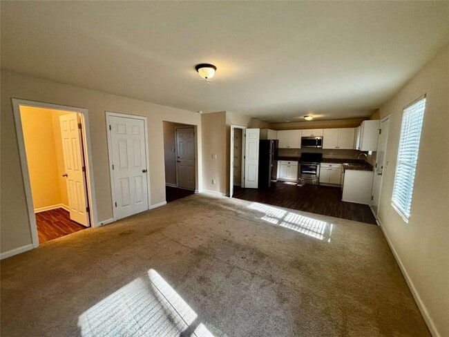 Building Photo - 637 Carlton Pointe Dr