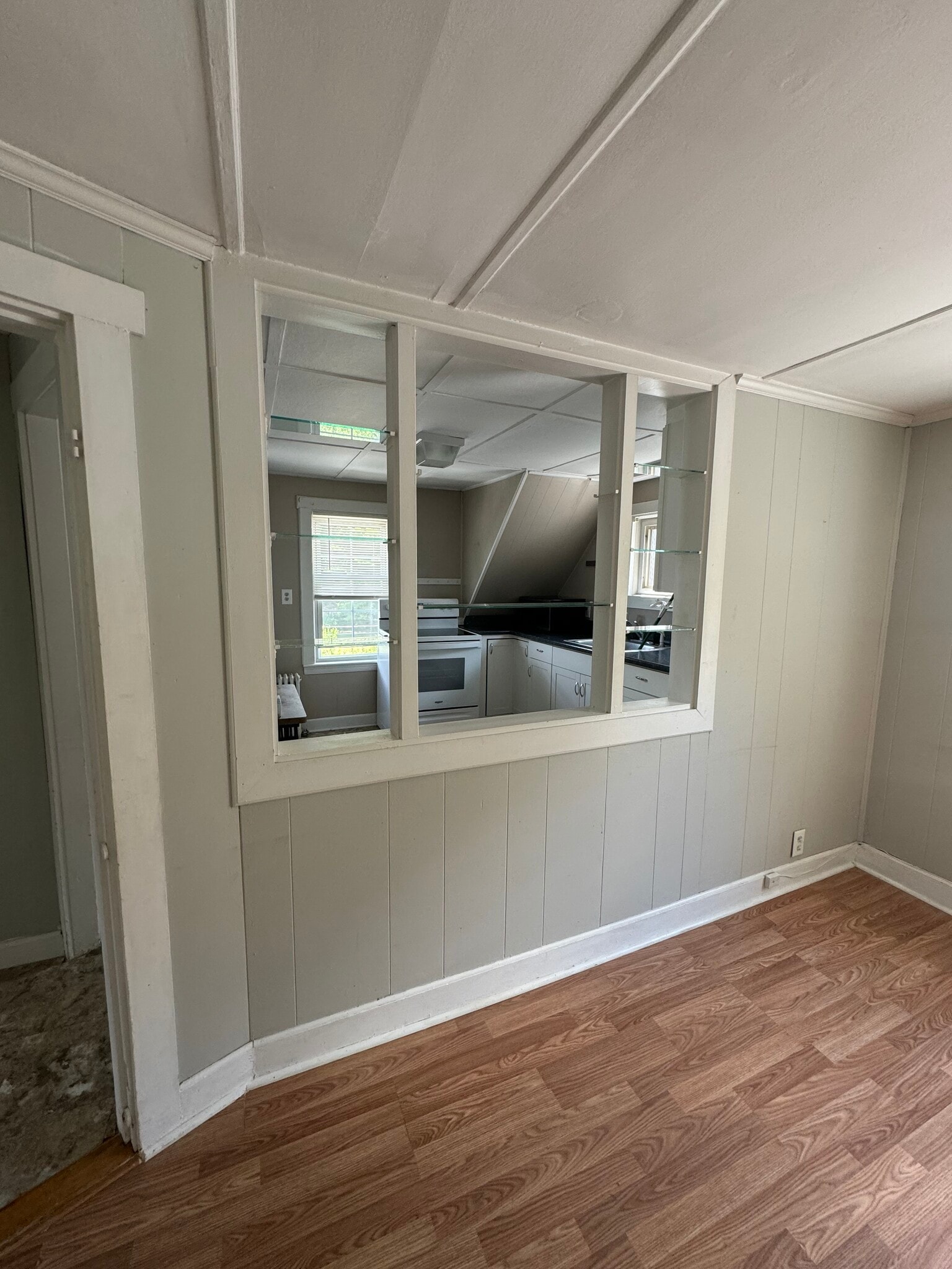 Building Photo - 331 King Philip St