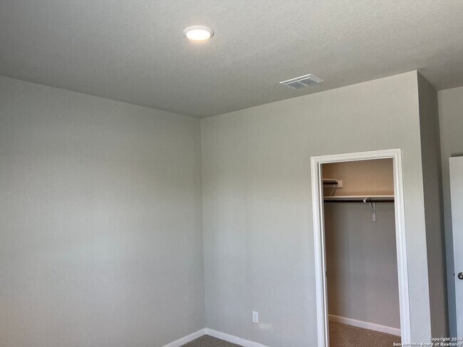 Building Photo - 121 Nespral Dr