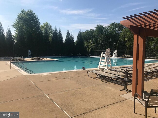 Building Photo - 6944 Ellingham Cir