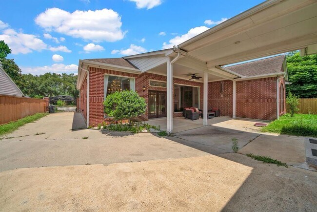 Building Photo - 4317 Willowbend Blvd