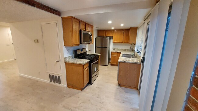 Building Photo - 1540 Ivycreek Cir