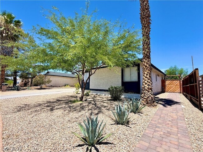 Building Photo - 6144 Rosalita Ave