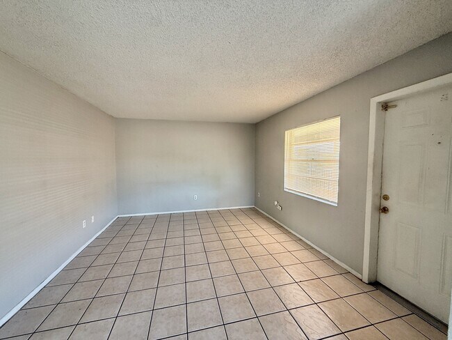 Building Photo - 723 Michigan Ct