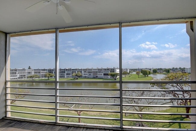 Building Photo - 4028 Newcastle B