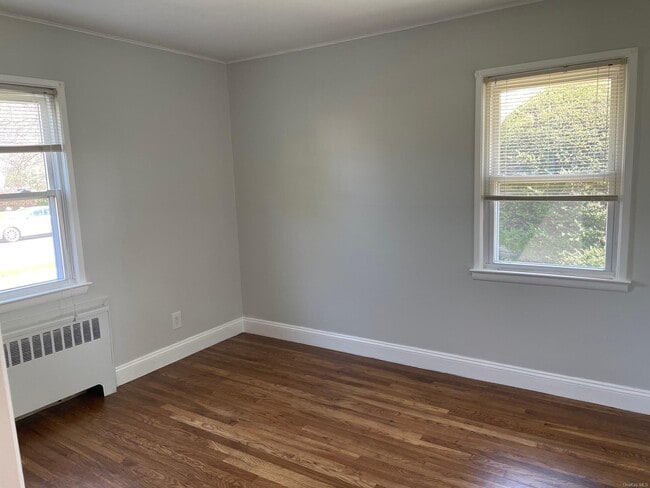 Building Photo - 20 Gainsboro Ln