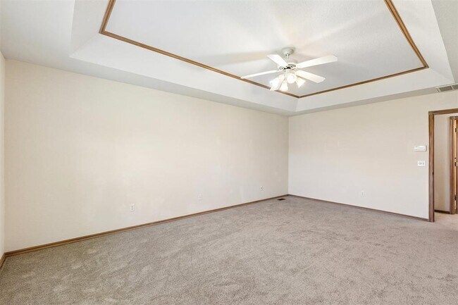 Building Photo - 2725 Blue Quail Pass