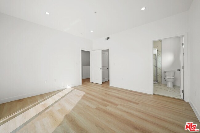 Building Photo - 4202 Willimet Ave