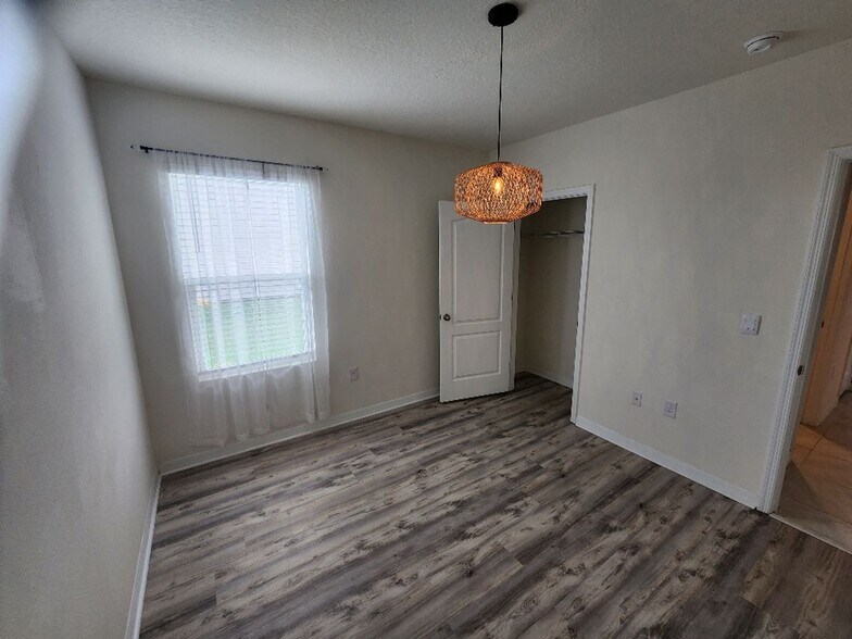 Building Photo - 915 Noble Run