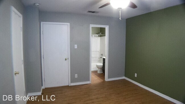 Building Photo - 2 br, 2.5 bath House - 8 Bratton Drive