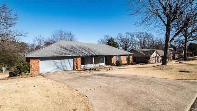 Building Photo - 1034 E Bonnie Ln