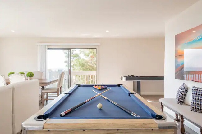 Building Photo - Hilltop 5BR Retreat w/ Sunset Views + Game Room