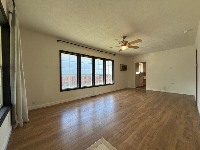 Building Photo - 8907 E Boone Ave