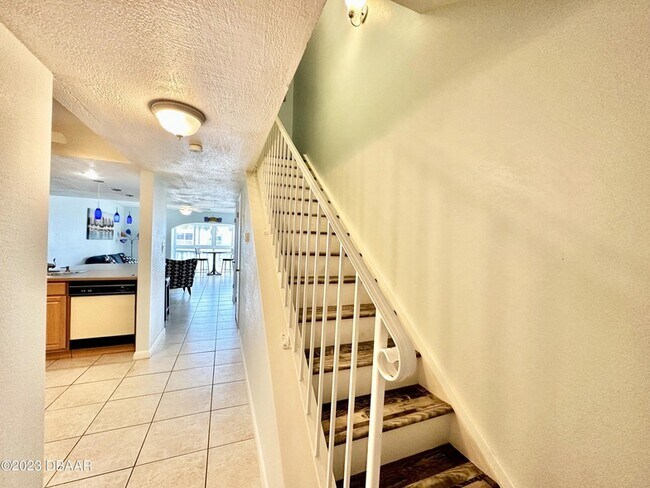Building Photo - 4590 S Atlantic Ave
