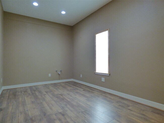 Building Photo - 4832 FM 2218 Rd