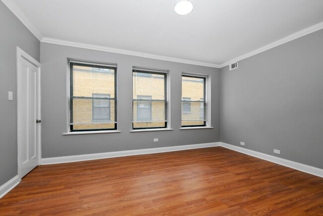 Building Photo - One Bedroom in South Shore