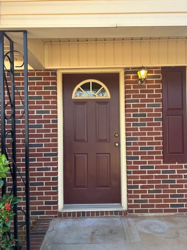 Building Photo - 194 VFW Dr