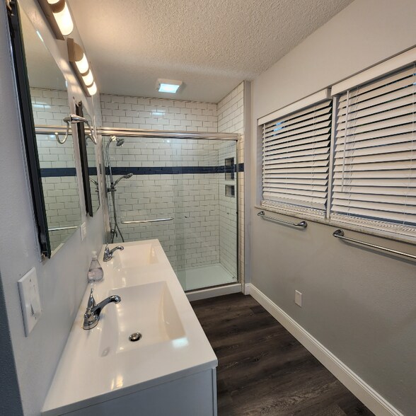 Building Photo - 2773 Pine Ridge Dr