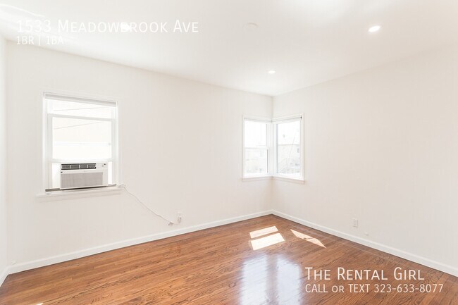 Building Photo - 1533 Meadowbrook Ave