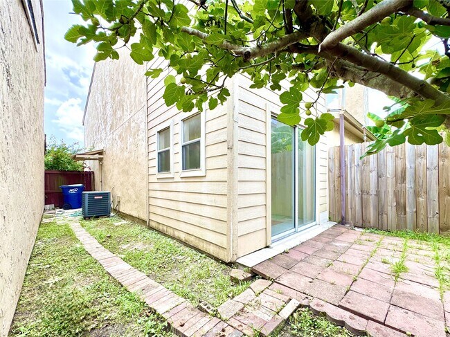 Building Photo - 12504 Autumn Leaf Ln