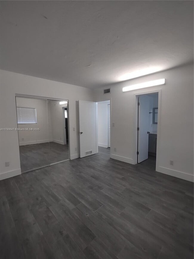 Building Photo - 2 bedroom in North Miami FL 33181
