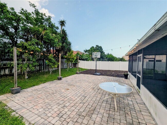 Building Photo - 10180 Fanfare Dr