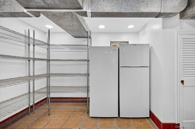 Building Photo - 1155 Webster Ave
