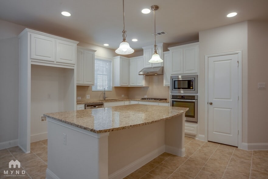 Building Photo - 116 Knight of Realm Blvd