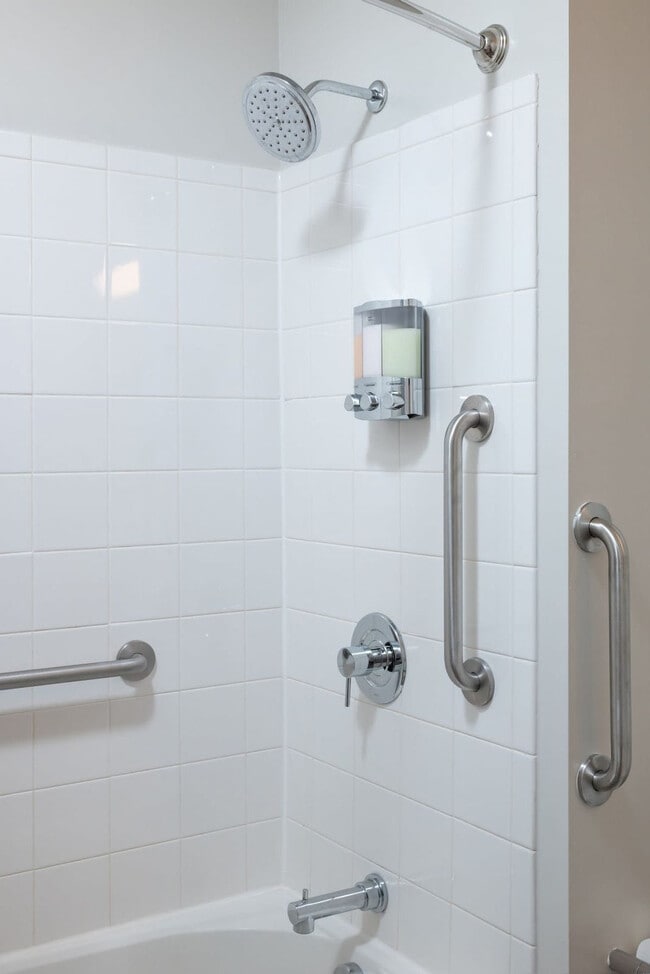 Building Photo - 360 Foley St