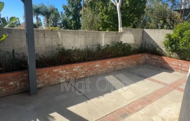 Building Photo - 10651 Concannon St