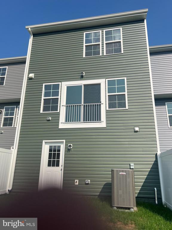 Building Photo - 241 Clifton Mnr