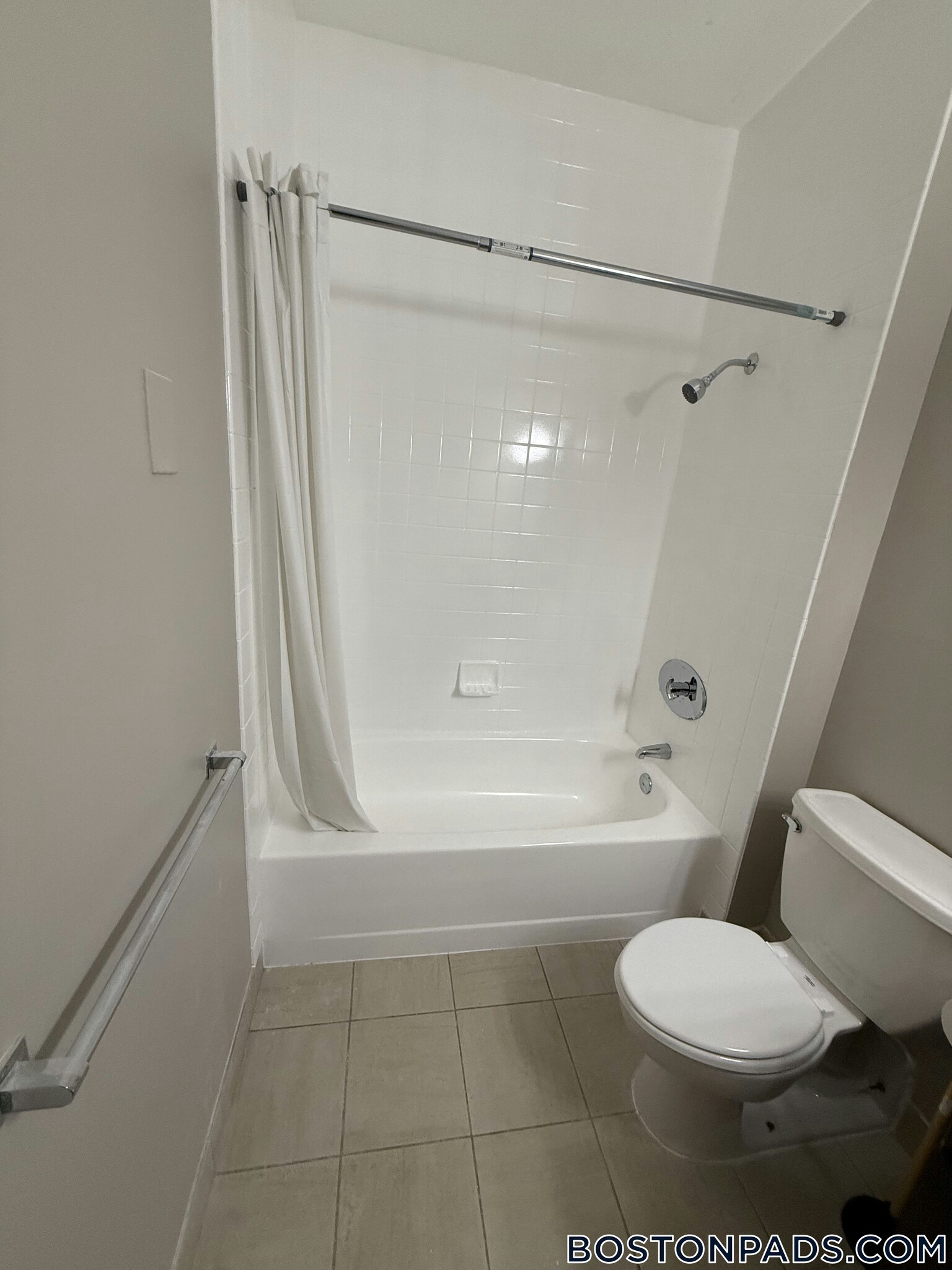 Building Photo - 757 Highland Ave