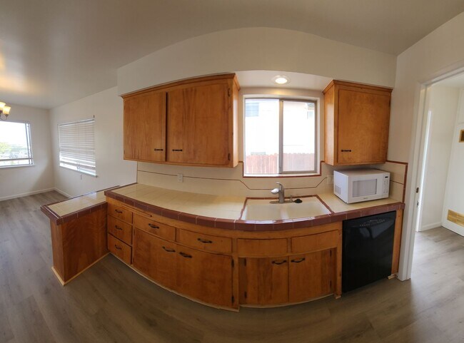 Building Photo - 550 Piney Way