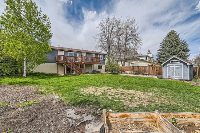Building Photo - 4 Bedroom 2 Bath House In Louisville! Avai...