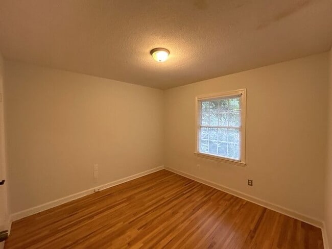 Building Photo - T.R. Lawing Realty Property