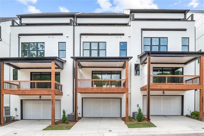 Building Photo - 2040 Juliette Ave