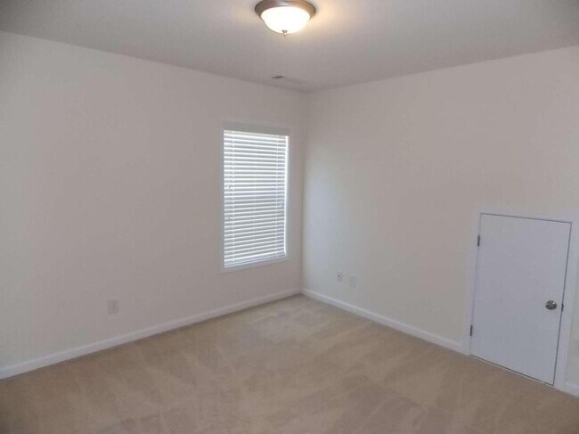 Building Photo - 267 Grenier Terrace NE