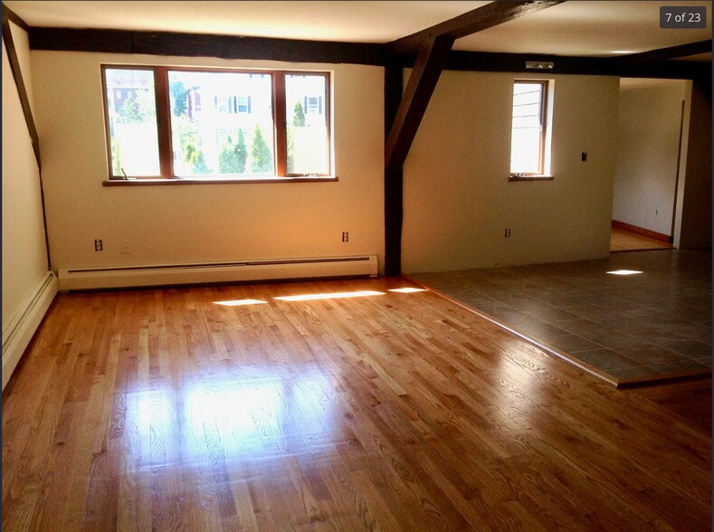 Building Photo - 4 Shawsheen Rd