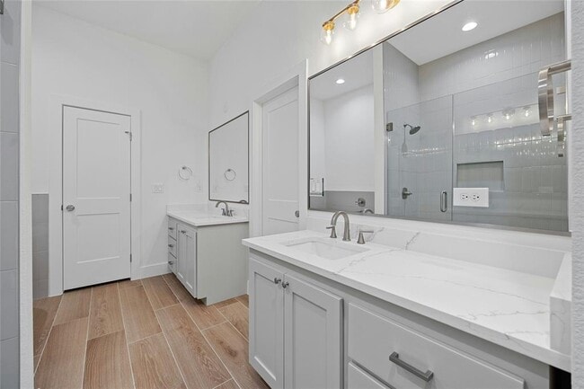 Building Photo - 2801 Wilson Ave