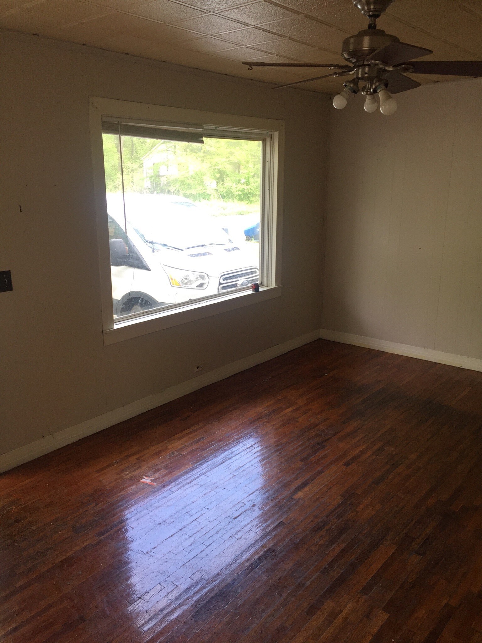 Building Photo - 1611 E Sullenberger Ave