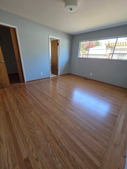 Building Photo - 827 Norvell St
