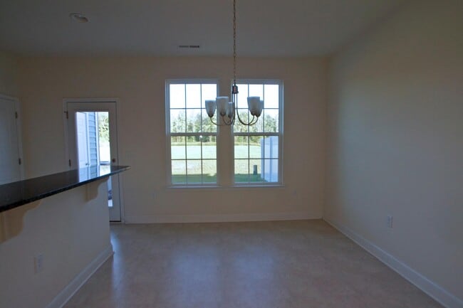 Building Photo - 135 Polaris Ave