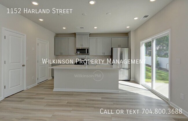 Building Photo - 1152 Harland St